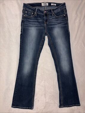 SZ 29 Daytrip Dark Blue “Lynx” Bootcut Jeans with Embroidered Pockets